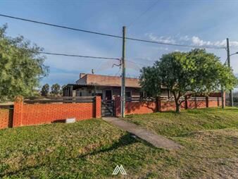 https://www.gallito.com.uy/venta-de-casa-con-terreno-2-dorm-el-talar-pando-inmuebles-25943953