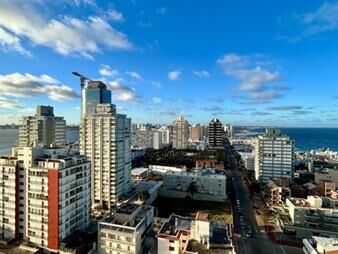 https://www.gallito.com.uy/espectacular-departamento-en-torre-de-renombre-inmuebles-27775456