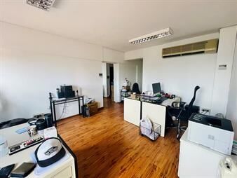 https://web5.gallito.com.uy/venta-de-oficina-en-el-centro-de-montevideo-con-renta-inmuebles-27786878