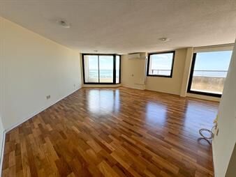 https://www.gallito.com.uy/apartamento-con-vista-al-mar-de-3-dormitorios-mas-servicio-inmuebles-27786574