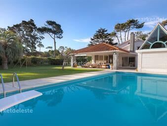 https://www.gallito.com.uy/casa-en-playa-mansa-inmuebles-27787042