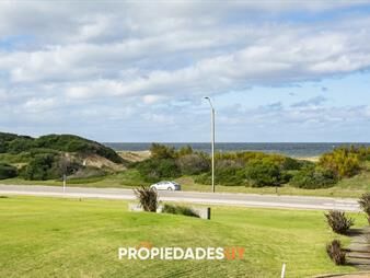 https://web5.gallito.com.uy/vende-espectacular-apartamento-en-brava-de-3-dormitorios-inmuebles-27296560