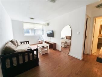 https://www.gallito.com.uy/apartamento-de-1-dormitorio-con-muebles-en-tres-cruces-inmuebles-27642372