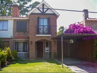 https://www.gallito.com.uy/alquiler-casa-shangrila-tres-dormitorios-inmuebles-27793520