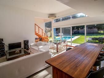 https://www.gallito.com.uy/venta-casa-punta-del-este-tres-dormitorios-nueva-inmuebles-27756102