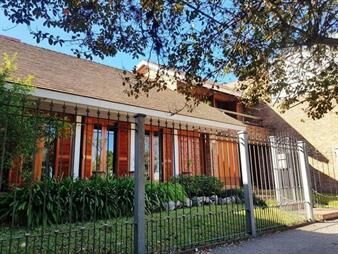 https://www.gallito.com.uy/espectacular-residencia-en-el-centro-de-paysandu-inmuebles-27793018