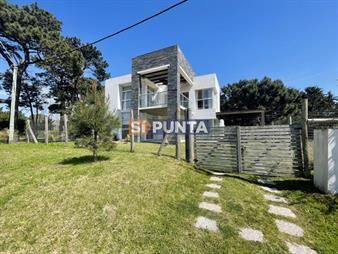 https://www.gallito.com.uy/muy-buena-casa-de-5-dormitorios-y-piscina-en-del-inmuebles-27608906