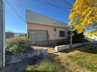https://www.gallito.com.uy/gran-casa-con-buena-construccion-y-potencial-inmuebles-27798891