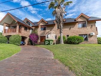 https://web5.gallito.com.uy/venta-casa-de-7-dormitorios-playa-mansa-punta-inmuebles-23066224