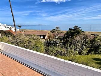 https://web5.gallito.com.uy/venta-casa-punta-del-este-4-dormitorios-a-pasos-inmuebles-27798887