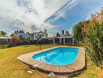 https://www.gallito.com.uy/venta-casa-con-piscina-en-balneario-kiyu-inmuebles-27799088