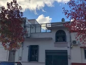 https://www.gallito.com.uy/vendo-casa-con-renta-en-tres-cruces-inmuebles-27722931