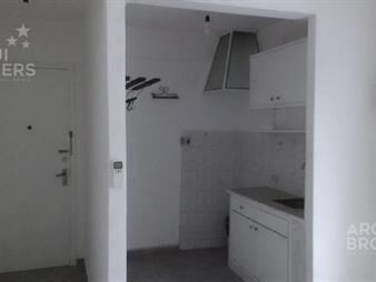 https://www.gallito.com.uy/apartamento-de-un-dormitorio-en-alquiler-en-palermo-con-pat-inmuebles-27786625