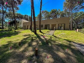 https://web5.gallito.com.uy/casas-a-estrenar-en-laguna-del-sauce-punta-del-inmuebles-27032497