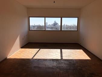 https://web5.gallito.com.uy/oficina-de-30-m2-en-mercedes-y-fernandez-crespo-inmuebles-27804101