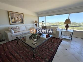 https://web5.gallito.com.uy/apartamento-de-3-dormitorios-mas-dependencia-en-inmuebles-27609106