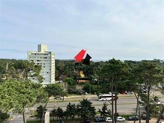 https://web5.gallito.com.uy/apartamento-de-1-dormitorio-en-venta-en-av-del-inmuebles-27804492