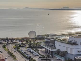 https://www.gallito.com.uy/piso-alto-con-vistas-panoramicas-de-playa-mansa-inmuebles-27090977