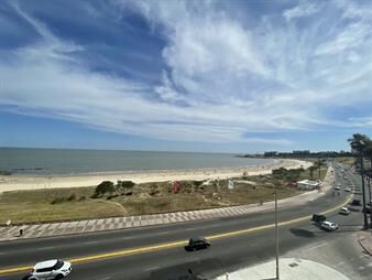 https://www.gallito.com.uy/alquiler-3-dormitorios-frente-al-mar-malvin-lyra-504-inmuebles-27805015