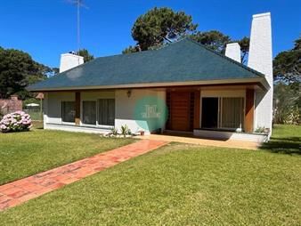 https://web5.gallito.com.uy/alquiler-temporada-casa-4d-y-dep-de-serv-mansa-punta-con-pi-inmuebles-27808240