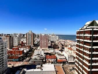 https://web5.gallito.com.uy/precioso-departamento-en-pleno-corazon-de-punta-inmuebles-23137533