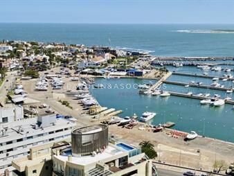 https://web5.gallito.com.uy/hermoso-apartamento-en-venta-en-peninsula-de-del-inmuebles-19594228