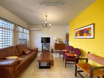 https://www.gallito.com.uy/2-casas-en-venta-con-renta-4-dormitorios-3-y-inmuebles-24614013