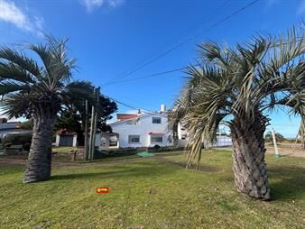 https://www.gallito.com.uy/venta-de-casa-frente-al-mar-en-atlantida-4-dormitorios-inmuebles-27808532