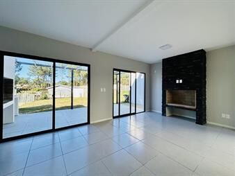 https://www.gallito.com.uy/venta-casa-ph-en-parque-burnett-3-dormitorios-3-baños-inmuebles-27808588