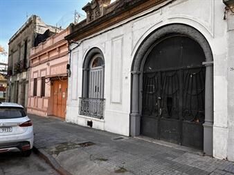 https://web5.gallito.com.uy/venta-2-padrones-442-m2de-terreno-la-comercial-inmuebles-27808854