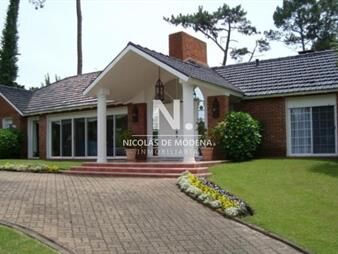 https://web5.gallito.com.uy/hermosa-casa-en-venta-de-5-dormitorios-inmuebles-25033797