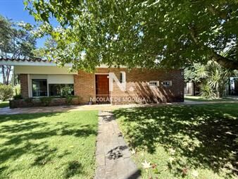 https://web5.gallito.com.uy/en-venta-casa-en-maldonado-de-4-dormitorios-inmuebles-26950679