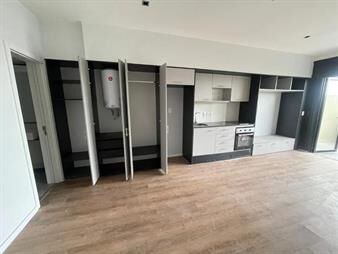 https://www.gallito.com.uy/traspaso-alquiler-monoambiente-con-patio-frente-a-inmuebles-27267224