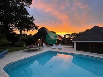 https://www.gallito.com.uy/venta-y-alquiler-de-temporada-casa-5d-lugano-con-inmuebles-27813756