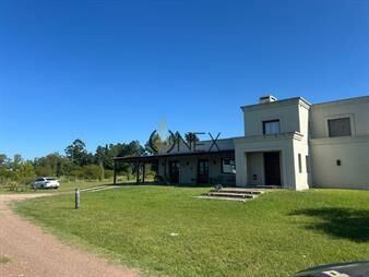https://web5.gallito.com.uy/se-venden-terrenos-en-barrio-privado-en-paysandu-inmuebles-27822319