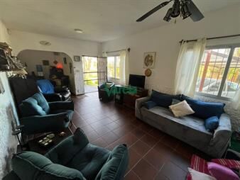 https://web5.gallito.com.uy/casa-2-dormitorios-en-san-luis-a-metros-de-la-inmuebles-27808976