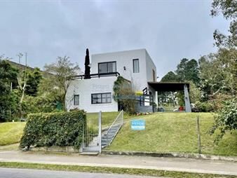 https://www.gallito.com.uy/casa-en-venta-pinares-ideal-para-todo-el-aã±o-inmuebles-27739891