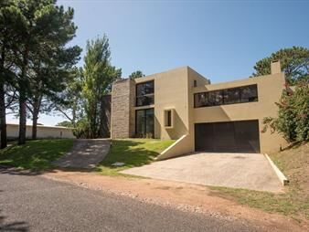 https://www.gallito.com.uy/venta-casa-3-dormitorios-en-barrio-privado-la-residence-inmuebles-27827406
