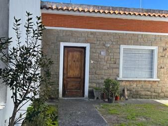 https://www.gallito.com.uy/casa-en-el-corazon-de-buceo-con-gran-metrage-a-inmuebles-27799546