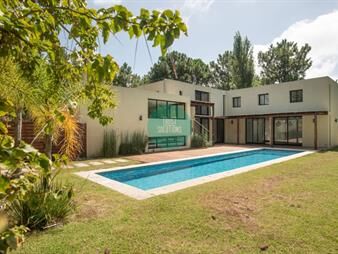 https://web5.gallito.com.uy/venta-casa-barrio-privado-punta-3d-dep-serv-inmuebles-27827780