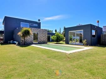 https://web5.gallito.com.uy/venta-casa-3-dormitorios-altos-de-la-tahona-inmuebles-26372324