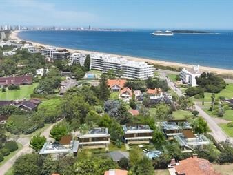 https://www.gallito.com.uy/venta-casa-3-dormitorios-y-servicios-en-see-housing-punta-d-inmuebles-27831214