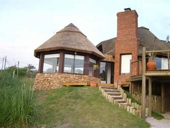 https://web5.gallito.com.uy/casa-de-4-dormitorios-en-la-barra-punta-del-inmuebles-27831264