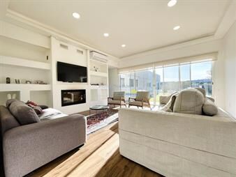 https://web5.gallito.com.uy/moderna-casa-de-4-dormitorios-piscina-y-en-punta-inmuebles-27740166