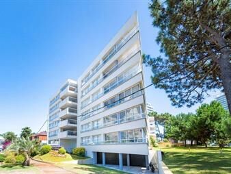 https://www.gallito.com.uy/apartamento-en-venta-4-dormitorios-con-parrillero-inmuebles-27332714