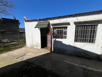https://web5.gallito.com.uy/alquiler-casas-2-dormitorios-perez-castellanos-inmuebles-27835649
