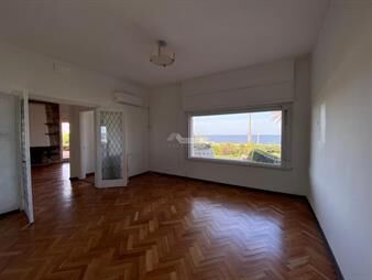 https://www.gallito.com.uy/venta-casa-punta-gorda-3-dormitorios-rambla-frente-al-mar-y-inmuebles-27835767