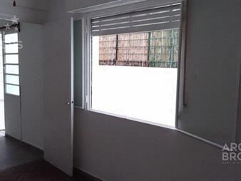 https://www.gallito.com.uy/apartamento-de-un-dormitorio-en-alquiler-en-palermo-con-pat-inmuebles-27786625
