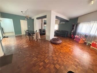 https://www.gallito.com.uy/hermosa-casa-en-venta-en-pocitos-3-dormitorios-garaje-inmuebles-27835985