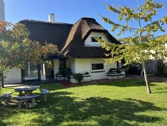 https://www.gallito.com.uy/casa-tradicional-quincho-en-pinares-3-dormitorio-inmuebles-27836210